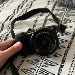 Sony Alpha a5000